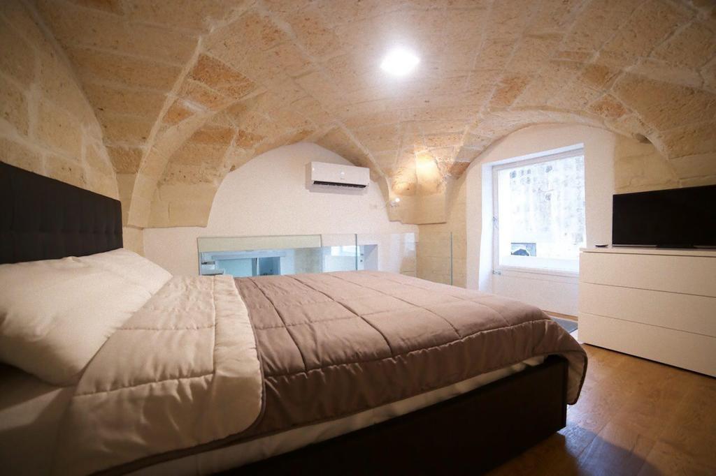Suite Del Teatro Romano Lecce Exterior photo