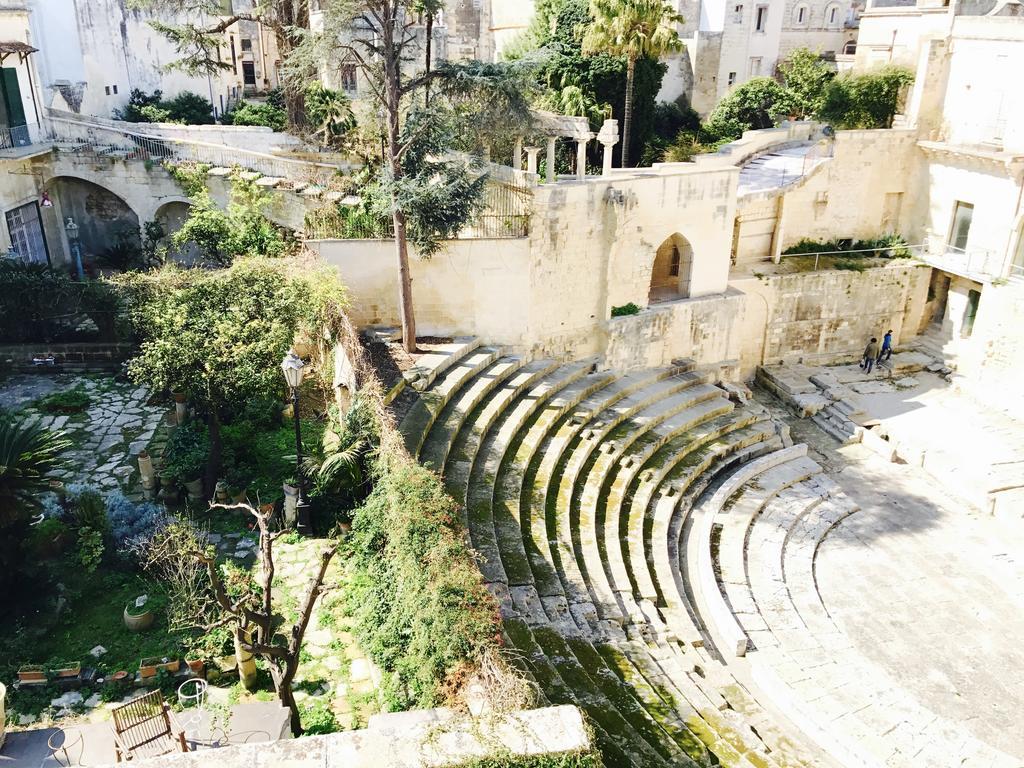 Suite Del Teatro Romano Lecce Exterior photo